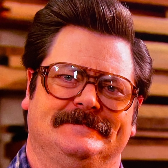 Meet your Posher, Ari - Picture 2 of 2